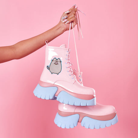 First-steps leather boots with strawberry print Powder pink