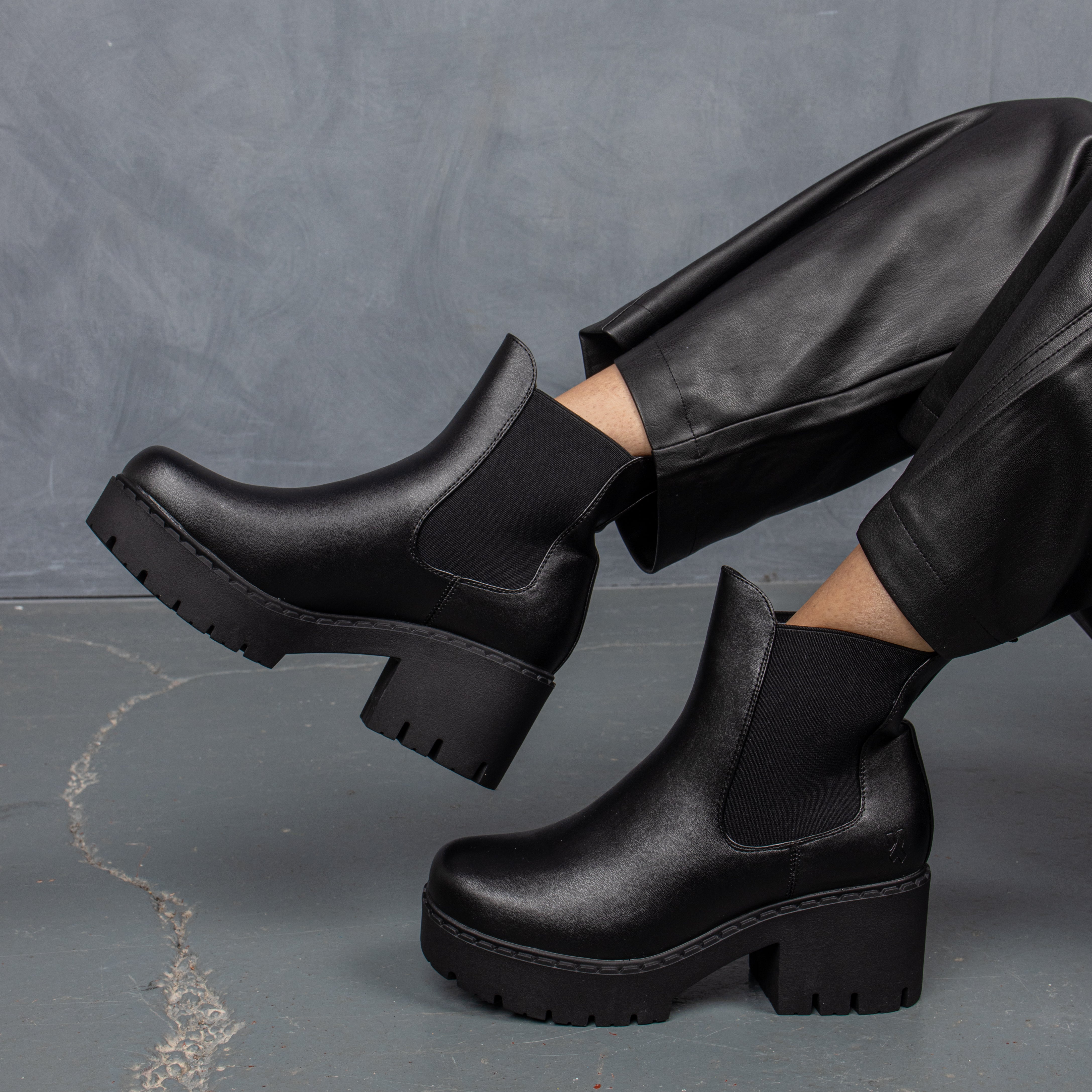 Orson Switch Chelsea Boots